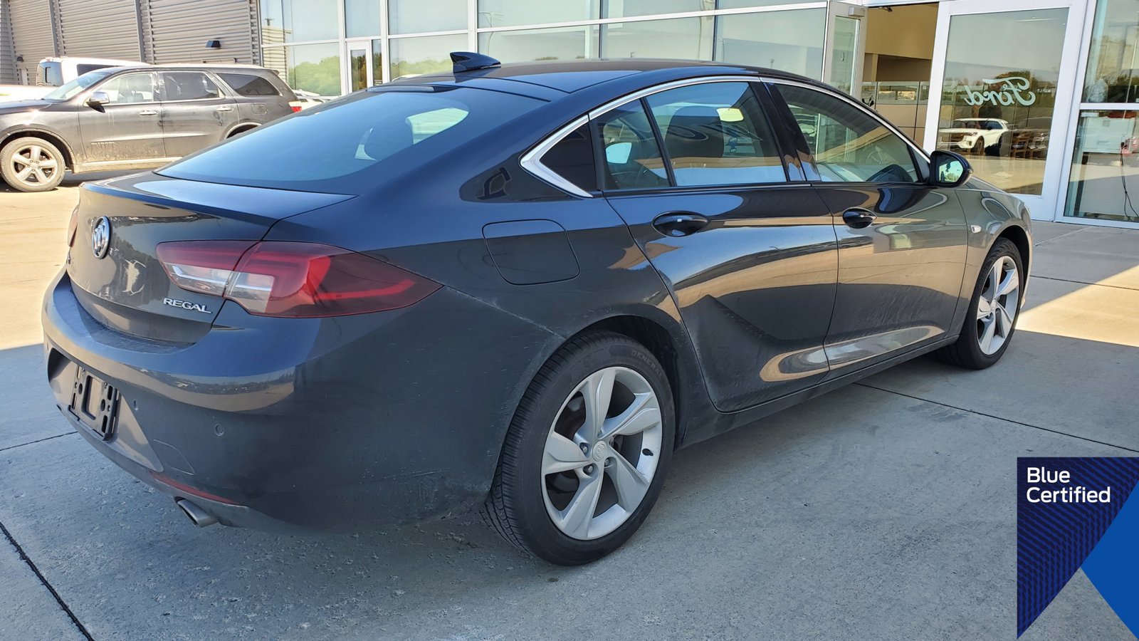 Used 2018 Buick Regal Preferred w/ Driver Confidence Package #1 FWD image 3
