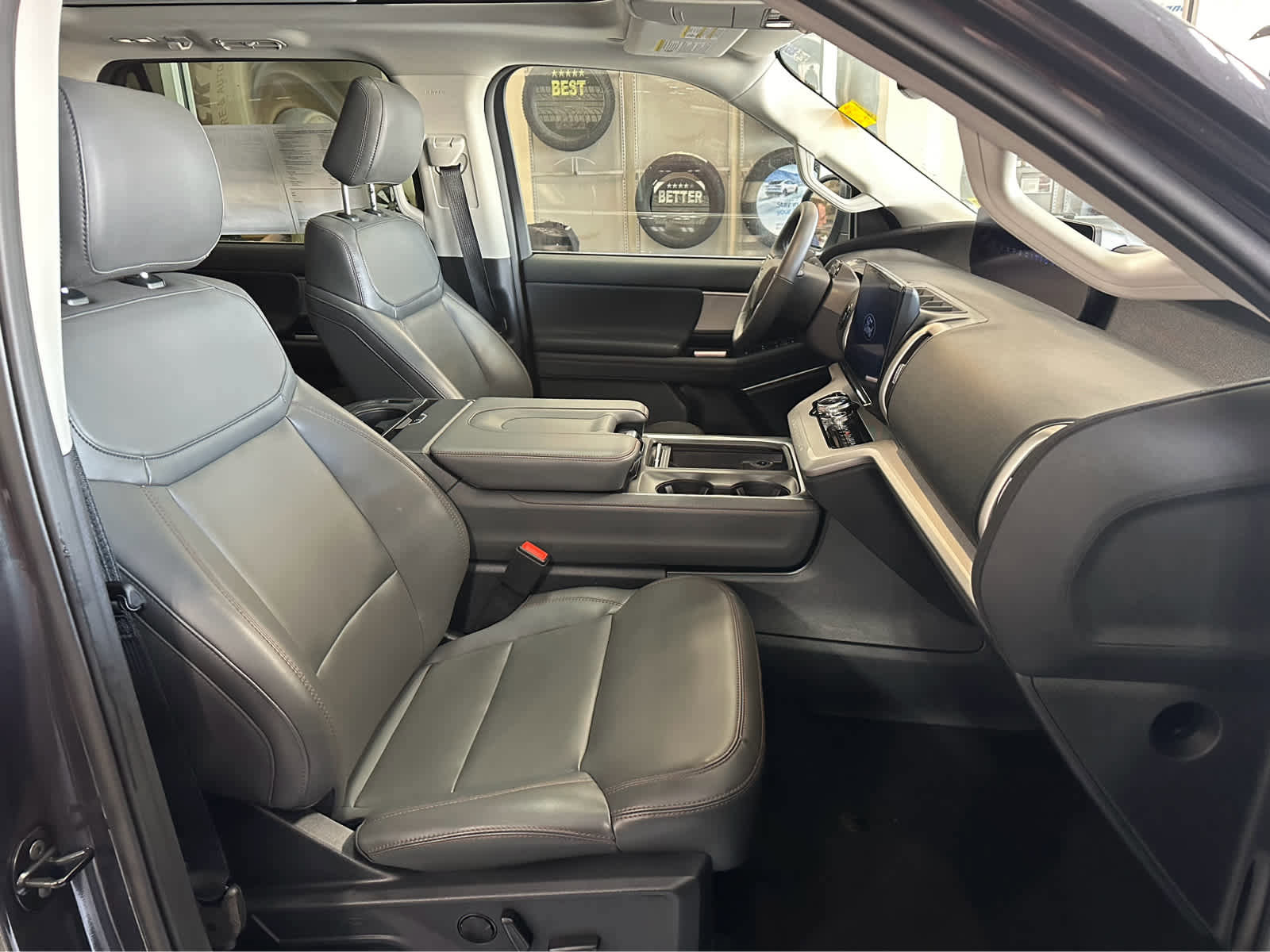 Certified 2025 Ford Expedition Active image 50