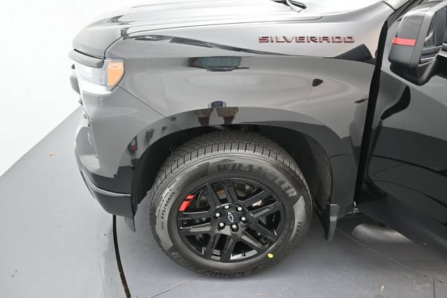 Used 2023 Chevrolet Silverado 1500 RST w/ Redline Edition AWD/4WD image 9