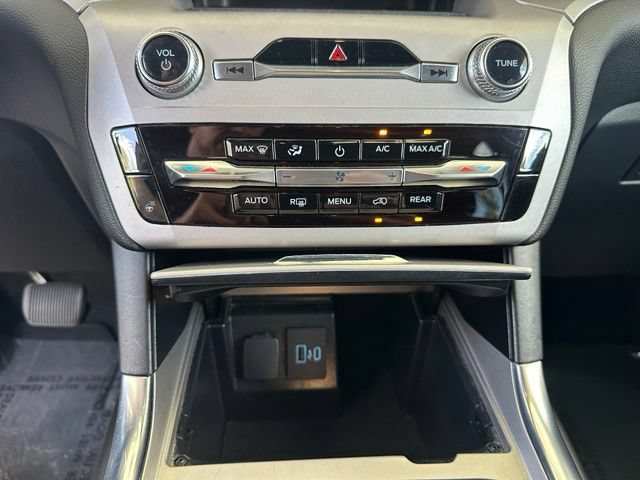 Certified 2023 Ford Explorer XLT w/ Equipment Group 202A RWD image 21