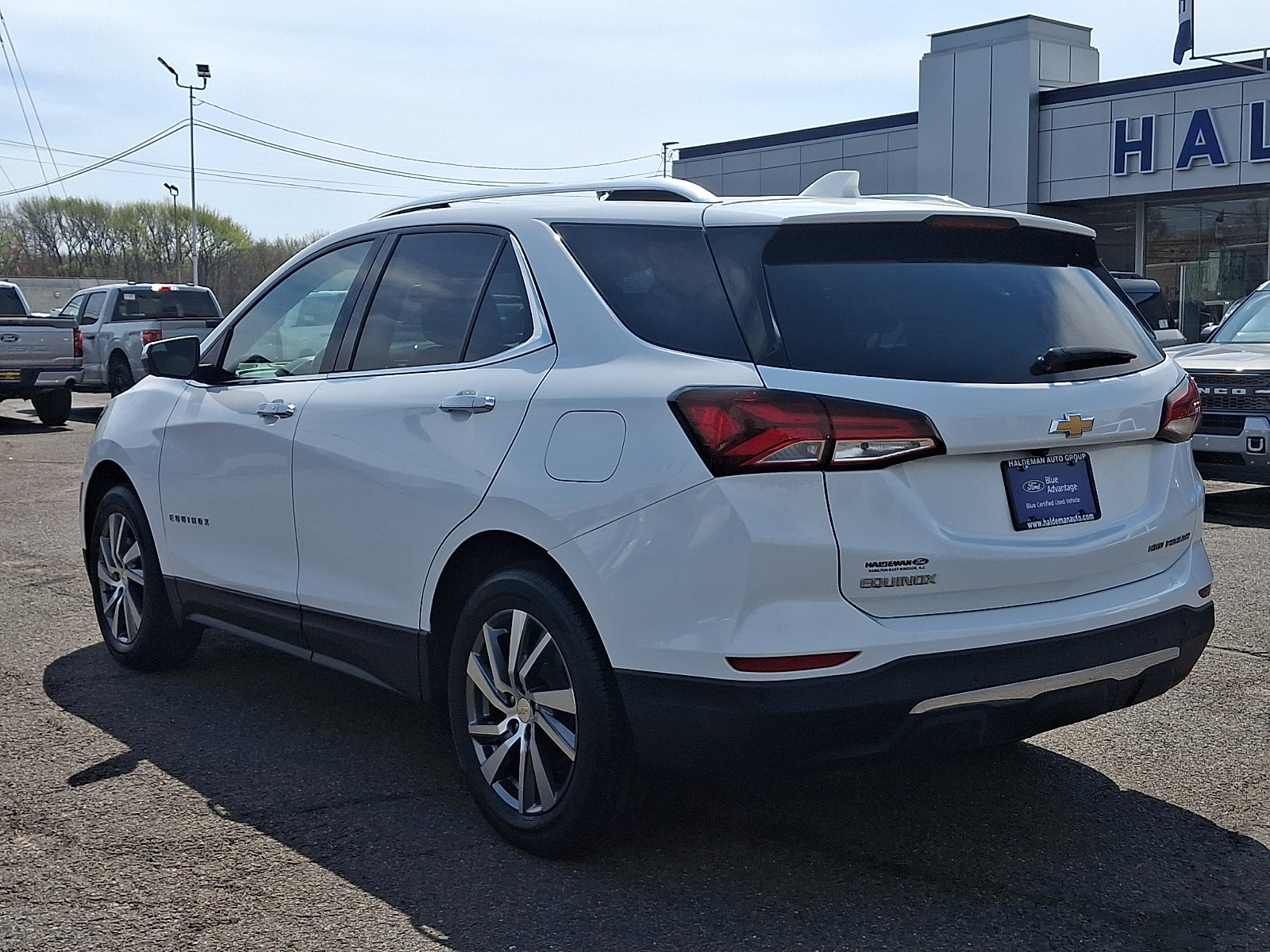 Used 2022 Chevrolet Equinox Premier AWD/4WD image 5