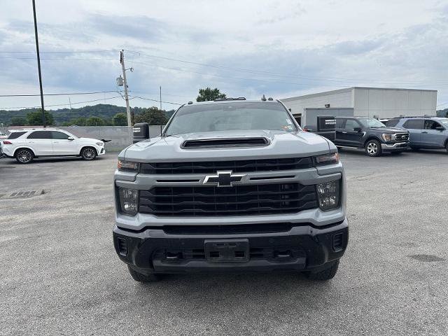 Used 2025 Chevrolet Silverado 2500 Custom w/ Custom Value Package AWD/4WD image 2