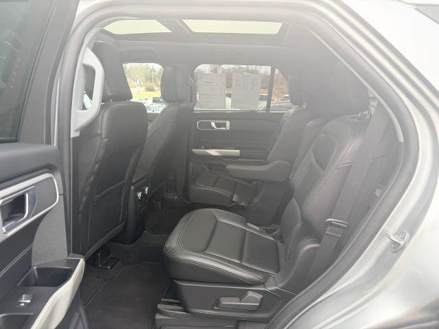 Certified 2022 Ford Explorer XLT w/ Equipment Group 202A image 28