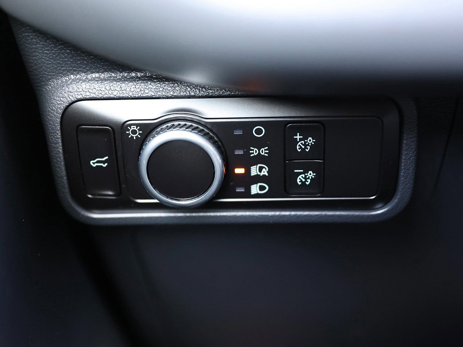 Certified 2025 Ford Explorer Active image 37