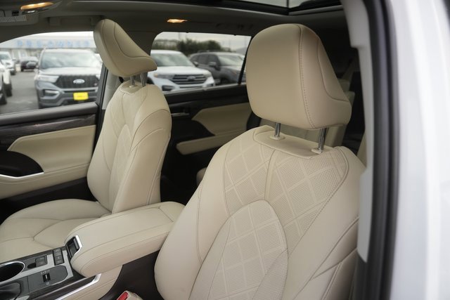 Used 2022 Toyota Highlander Platinum image 10