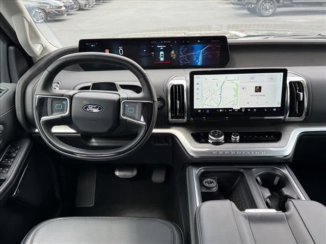 Certified 2025 Ford Expedition Platinum AWD/4WD image 12
