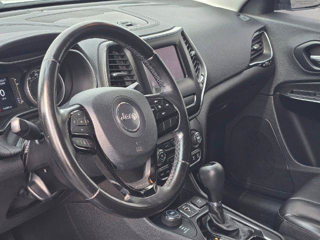Used 2020 Jeep Cherokee Latitude Plus AWD/4WD image 23