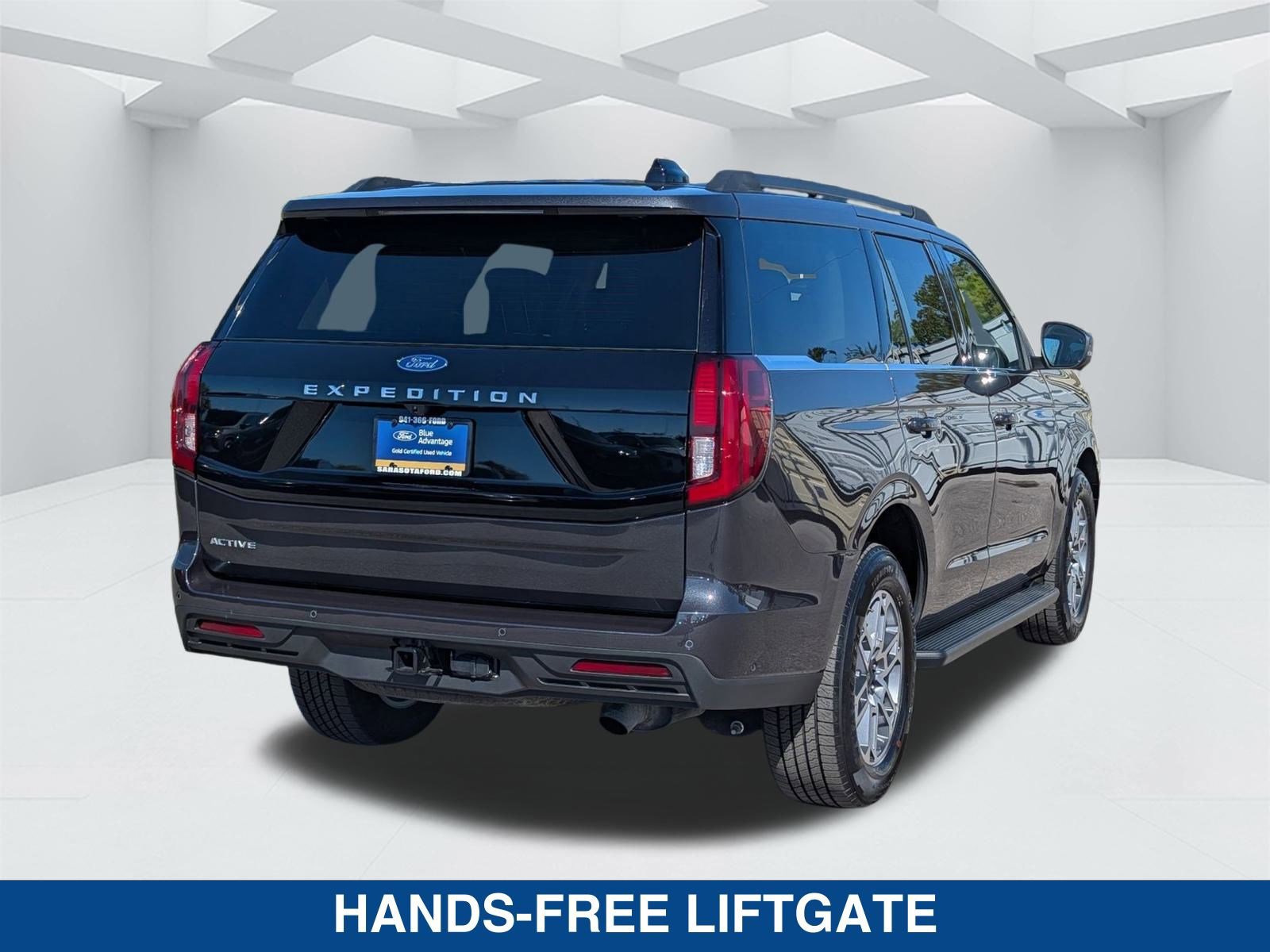Certified 2025 Ford Expedition Active image 4