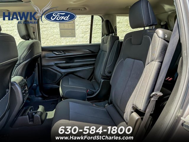 Used 2024 Jeep Grand Cherokee L Laredo AWD/4WD image 10