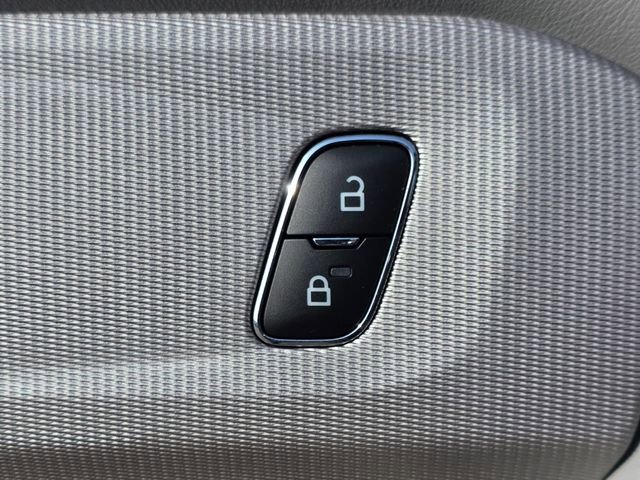 Certified 2025 Ford Explorer Active w/ Active Comfort Package image 7