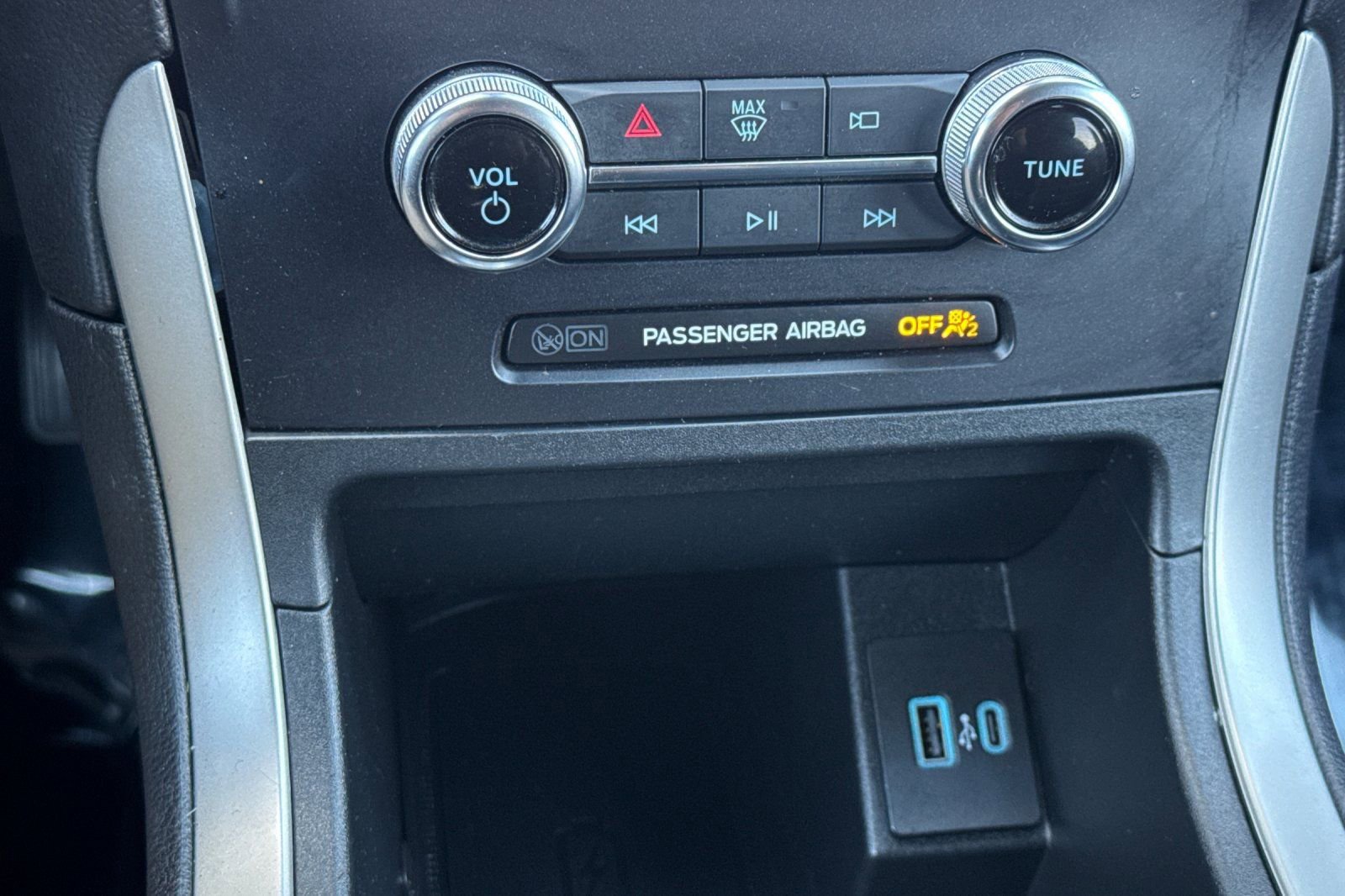 Certified 2024 Ford Edge SEL w/ Convenience Package image 21