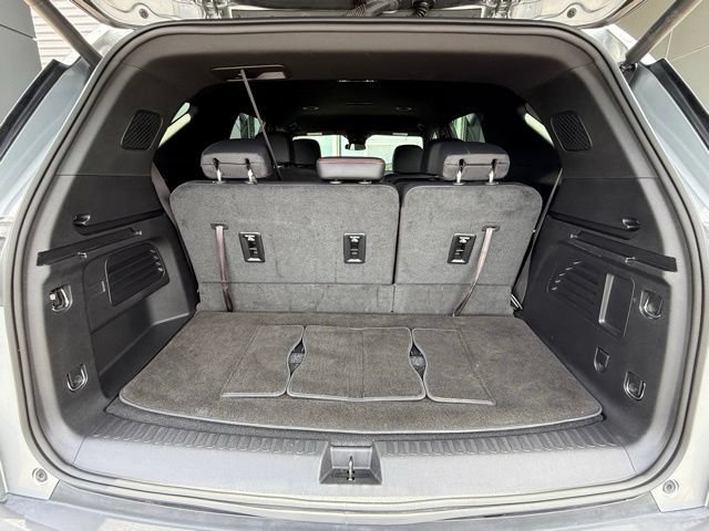 Used 2025 Chevrolet Traverse Z71 w/ LPO, Cargo Package AWD/4WD image 18