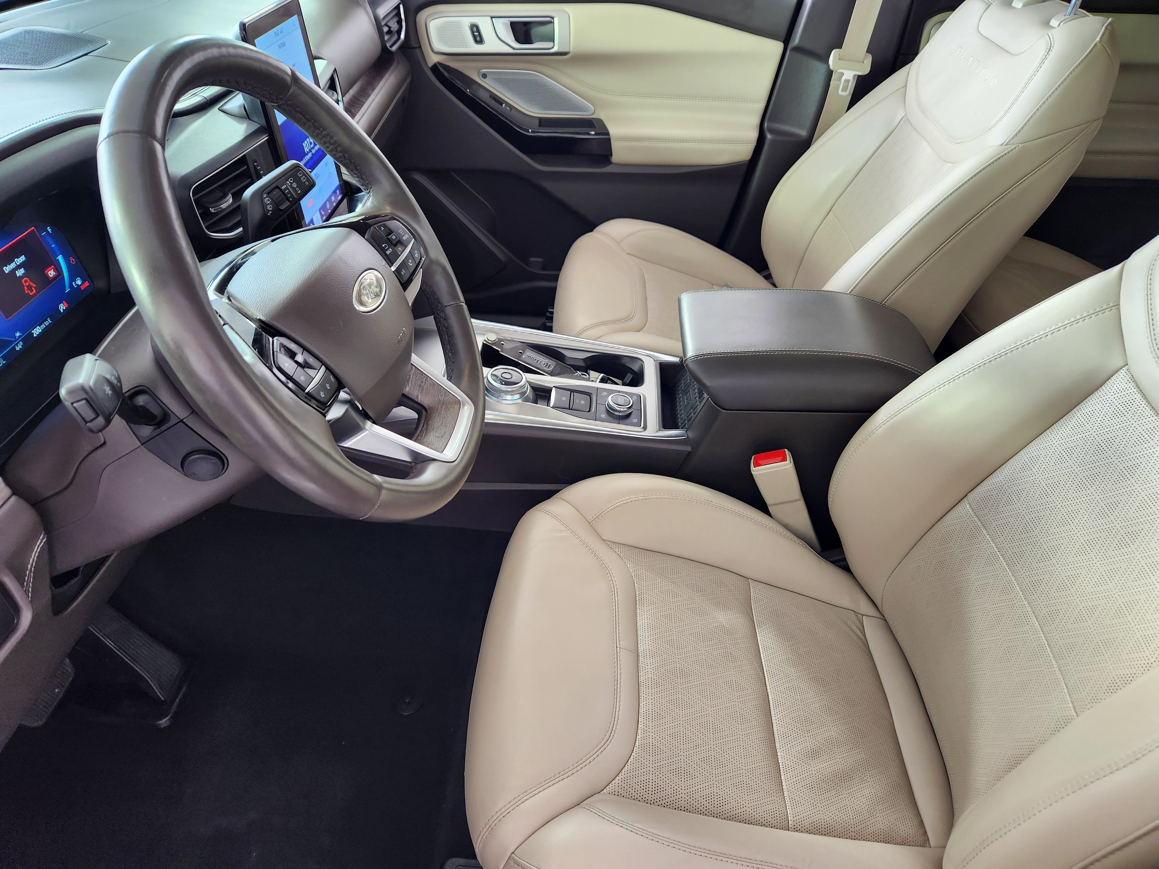 Certified 2022 Ford Explorer Platinum w/ Equipment Group 601A image 11