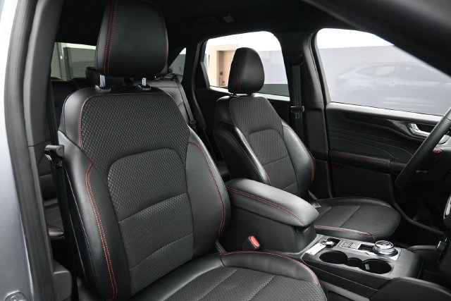 Certified 2023 Ford Escape ST-Line w/ Tech Pack #1 FWD image 26