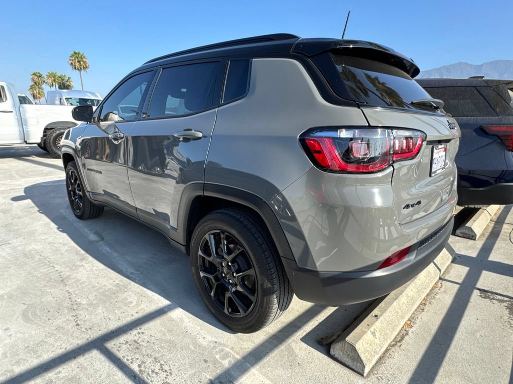 Used 2023 Jeep Compass Latitude AWD/4WD image 5