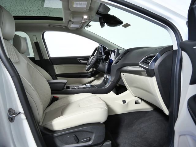 Certified 2024 Ford Edge Titanium w/ Titanium Elite Package image 10