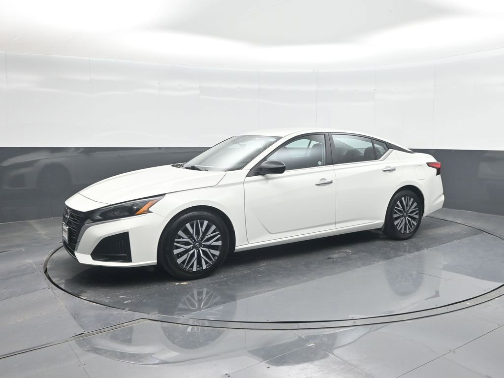 Used 2025 Nissan Altima 2.5 SV