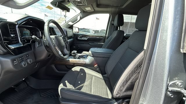 Used 2025 Chevrolet Silverado 1500 LT Trail Boss w/ Convenience Package II AWD/4WD image 17