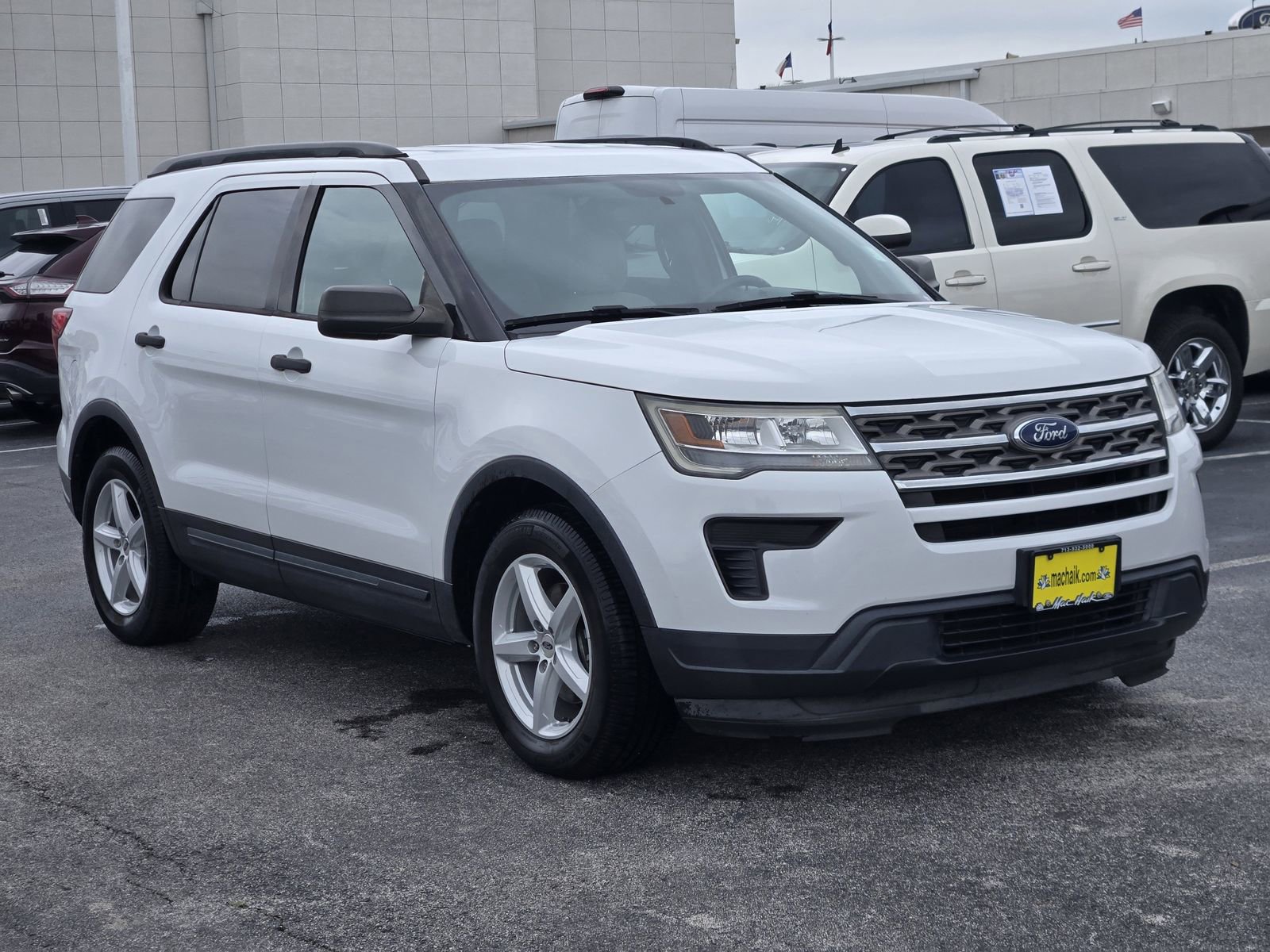 Certified 2018 Ford Explorer FWD image 3