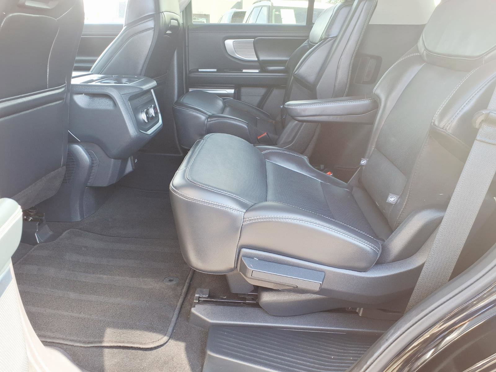 Certified 2025 Ford Expedition Platinum AWD/4WD image 18