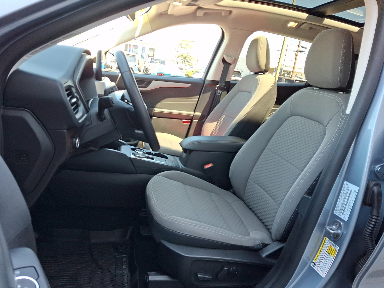 Certified 2022 Ford Escape SE w/ SE Sport Appearance Package image 16