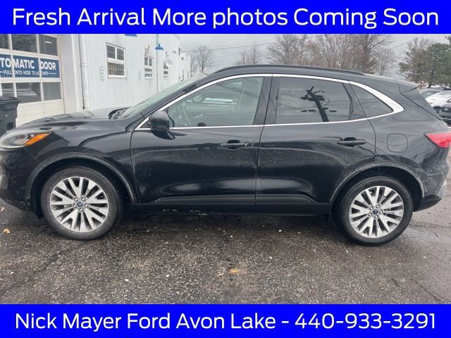 Certified 2022 Ford Escape Titanium w/ Class II Trailer Tow Package image 3