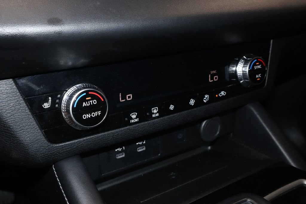 Used 2025 Mitsubishi Outlander SE FWD image 31