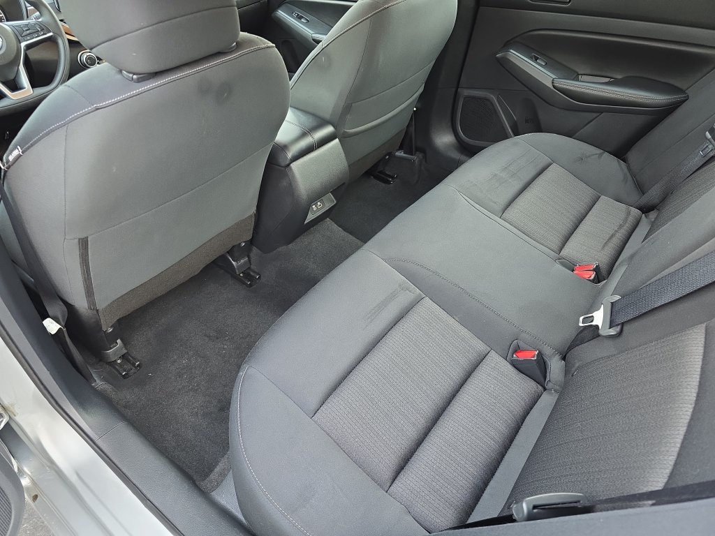 Used 2024 Nissan Altima 2.5 SV FWD image 11