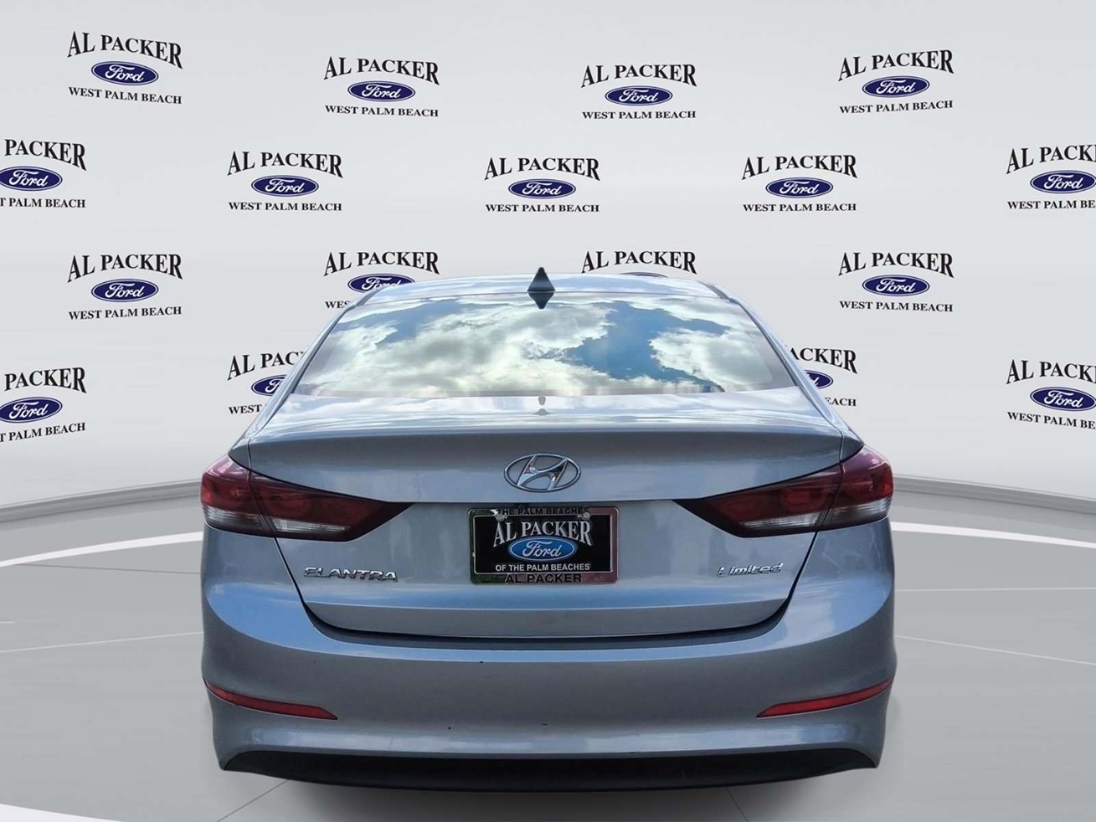 Used 2017 Hyundai Elantra Limited w/ Limited Tech Package 04 FWD image 4
