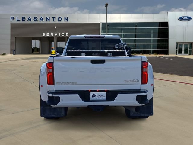 Used 2023 Chevrolet Silverado 3500 High Country w/ Technology Package AWD/4WD image 4