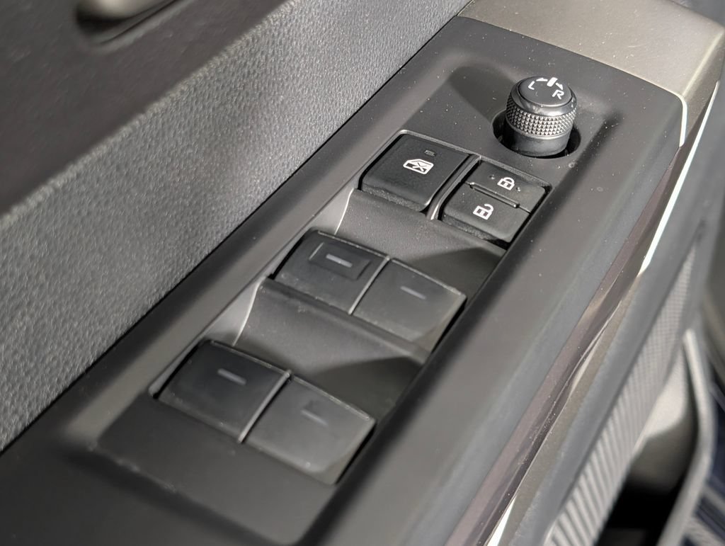 Used 2022 Toyota Tundra SR5 AWD/4WD image 25