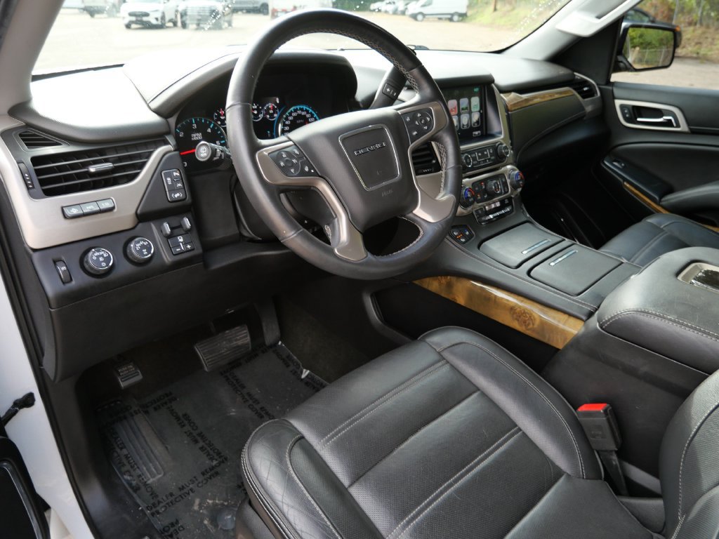 Used 2017 GMC Yukon XL Denali w/ Open Road Package AWD/4WD image 3
