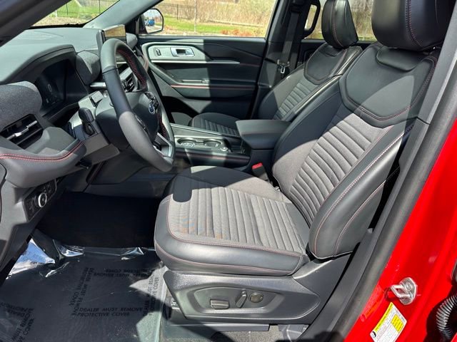 Certified 2025 Ford Explorer ST-Line w/ Premium Package AWD/4WD image 21