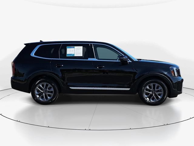 Used 2023 Kia Telluride LX AWD/4WD image 3