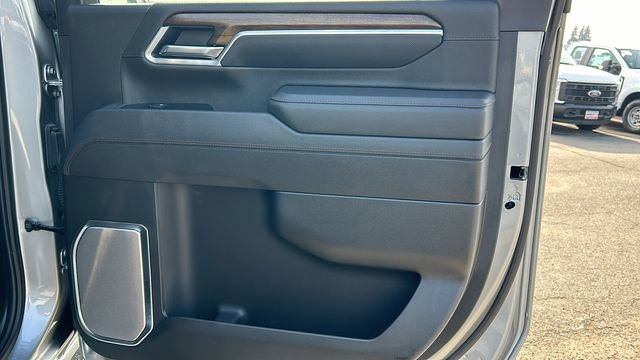 Used 2025 Chevrolet Silverado 3500 High Country w/ High Country Premium Package image 12