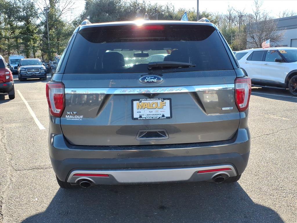 Certified 2017 Ford Explorer XLT w/ Equipment Group 202A image 6