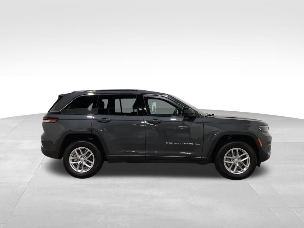 Used 2025 Jeep Grand Cherokee Laredo X image 7