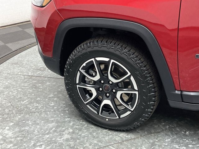 Used 2025 Jeep Compass Trailhawk AWD/4WD image 27
