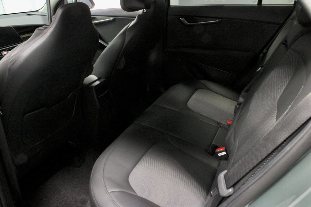 Used 2023 Kia Niro EX w/ EX Cold Weather Package FWD image 20
