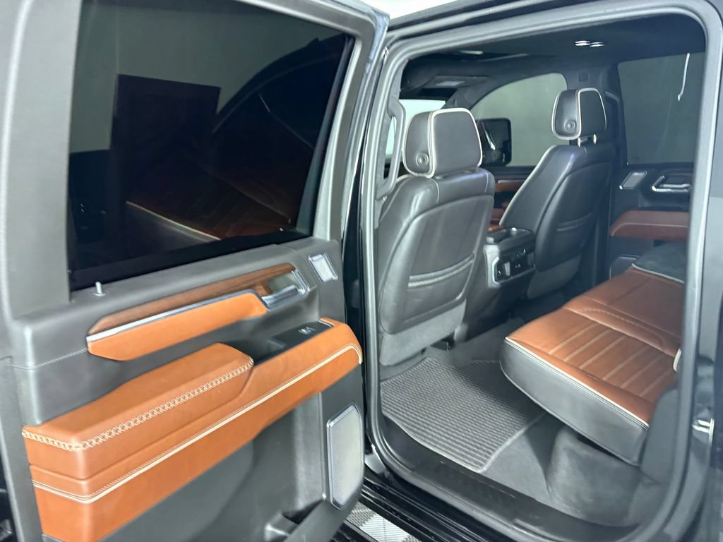Used 2024 GMC Sierra 3500 Denali Ultimate AWD/4WD image 29