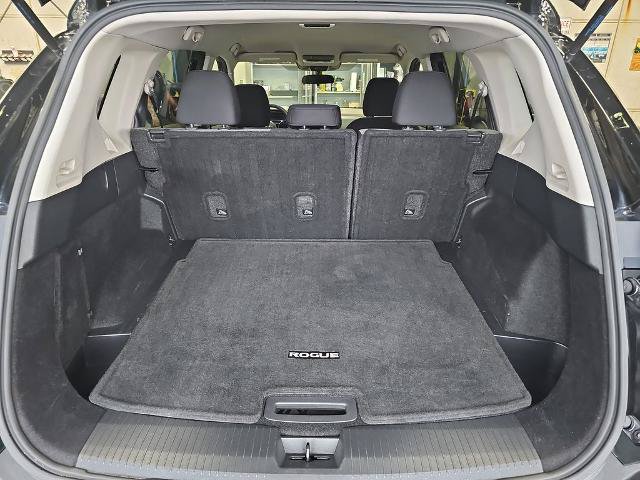 Used 2023 Nissan Rogue SV FWD image 12