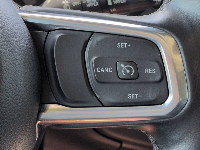 Used 2020 Jeep Wrangler Unlimited Sahara AWD/4WD image 31