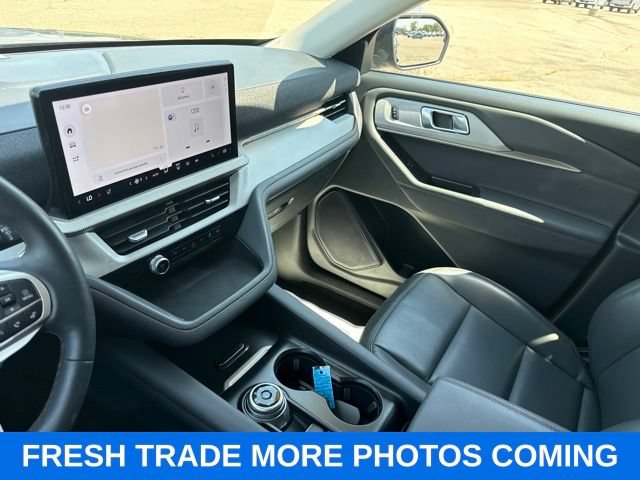 Certified 2025 Ford Explorer Active w/ Active Comfort Package AWD/4WD image 27