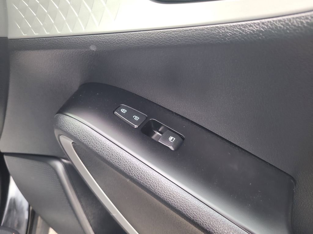 Used 2025 Kia Soul LX w/ LX Technology Package image 28