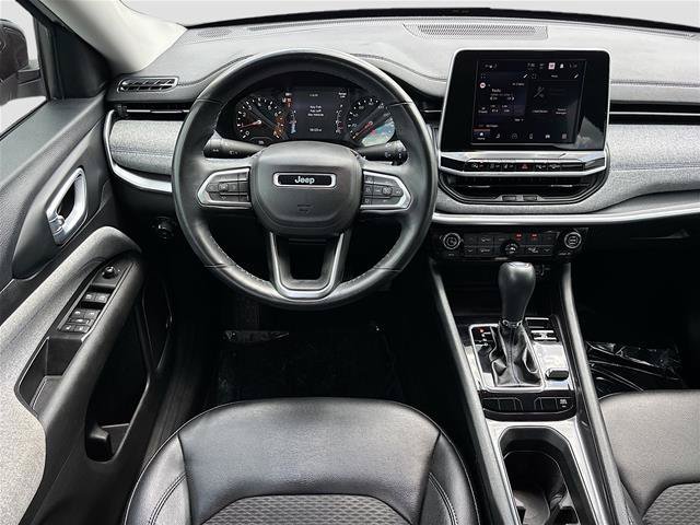 Used 2022 Jeep Compass Latitude w/ Sun and Sound Group AWD/4WD image 24