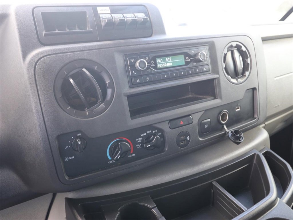 Certified 2022 Ford E-450 and Econoline 450 Super Duty w/ Power Windows & Locks Group image 17