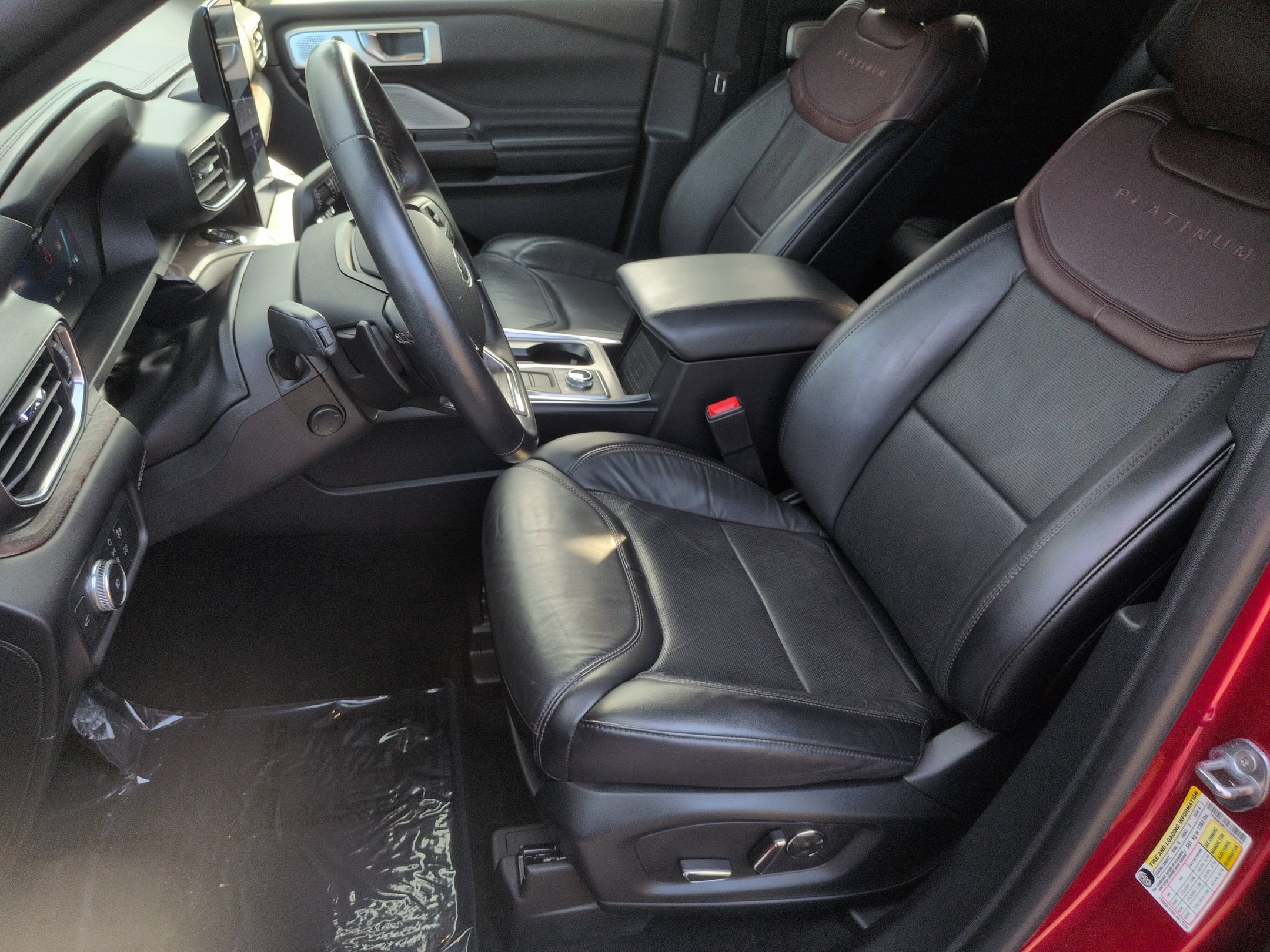 Certified 2020 Ford Explorer Platinum w/ Premium Technology Package AWD/4WD image 16