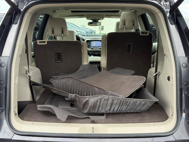 Used 2017 GMC Acadia Denali w/ Technology Package image 10