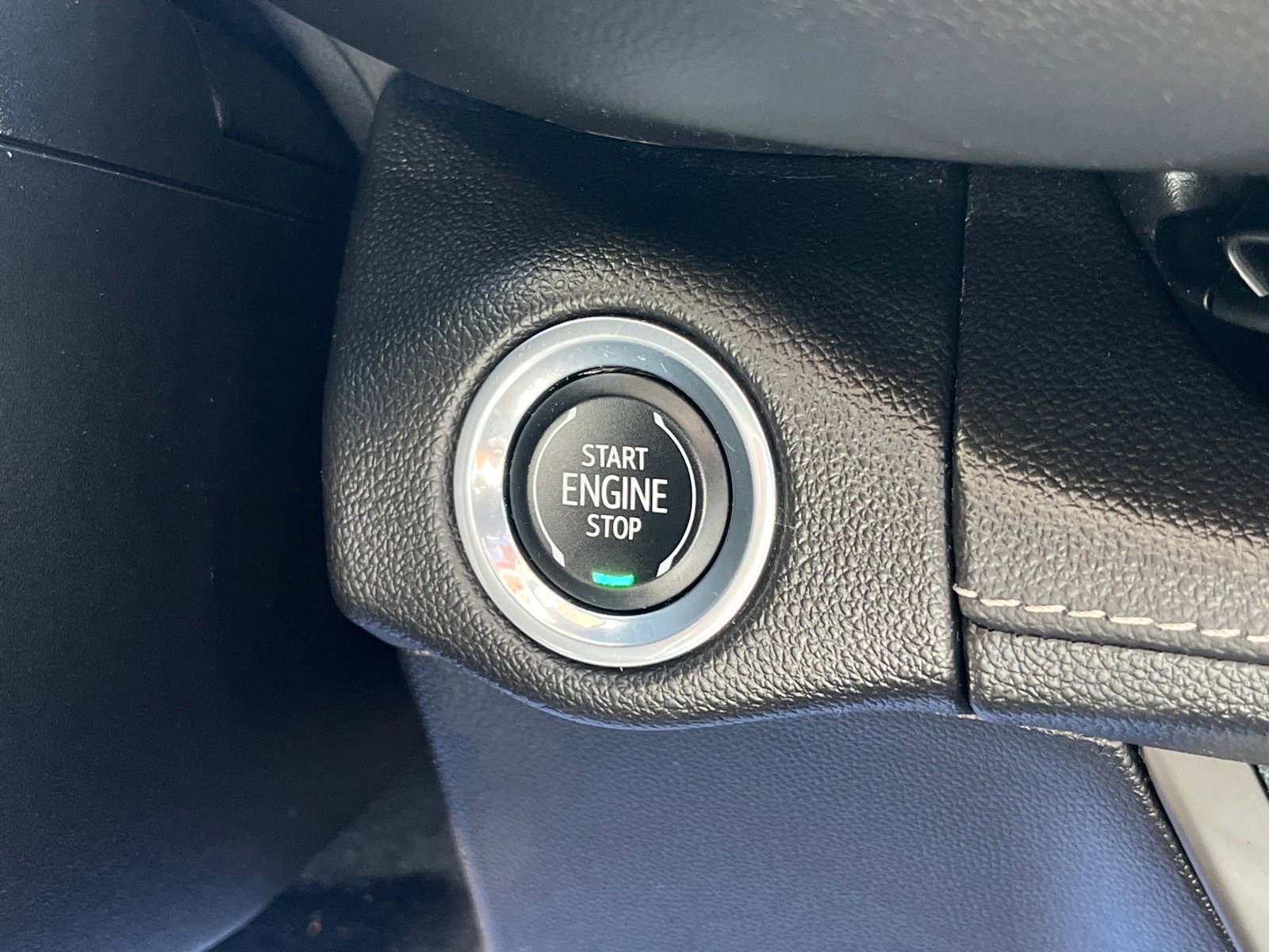 Used 2023 Buick Envision Essence w/ Sport Touring Package AWD/4WD image 9