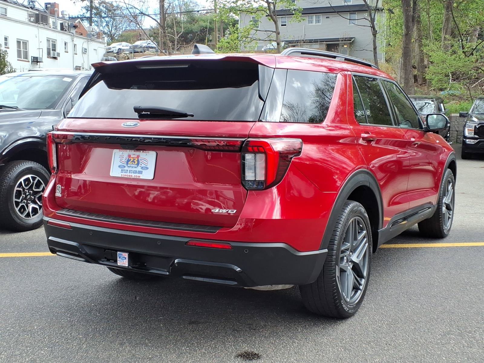 Certified 2025 Ford Explorer ST-Line w/ Premium Package AWD/4WD image 8